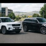 Side-by-side comparison of a white Jaecoo Range Rover lookalike showcasing exterior design similarities.